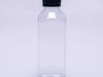 200ML CLEAR SQUARE BOTTLE W/LID 300PCS بطل شفاف مربع