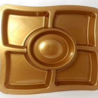 SQUARE GOLDEN PLATES 5 COMP 30 PCS  صواني مربع ذهبي مقسم 5 -30 حبة