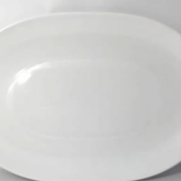 MEDUIM OVAL TRAYS 30PCS جاط بيضاوي وسط ابيض